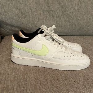 Nike Court vision lows